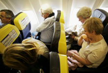 Фото - Стюардесса назвала самые безопасные места на борту самолета