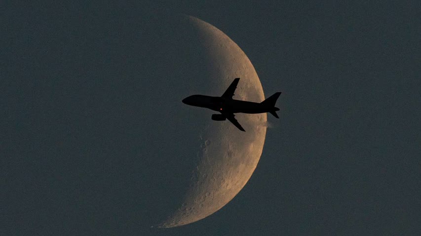 Фото - Летевший в Ереван самолет совершил вынужденную посадку из-за неисправности